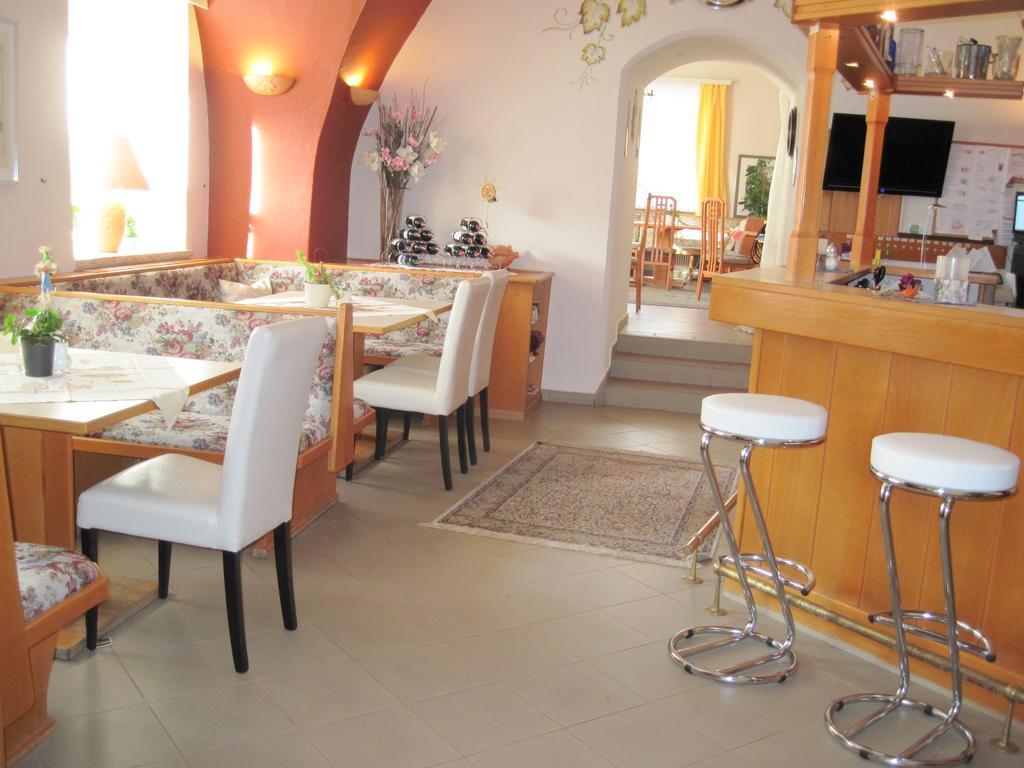 Hotel Kirchenwirt バド クラインキルヒハイム エクステリア 写真